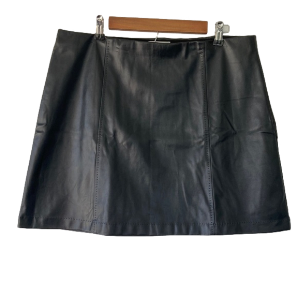 🌞 Ladies faux leather mini skirt